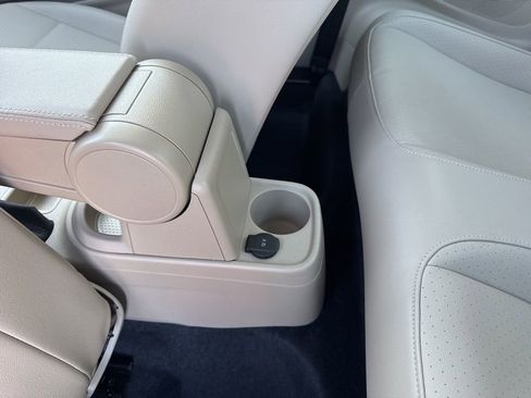 Used 2018 Volkswagen Beetle 2.0T SE w/ SE Premium Package image 14