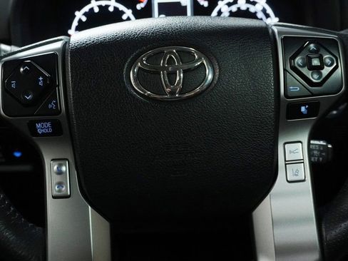 Used 2022 Toyota 4Runner SR5 Premium image 17