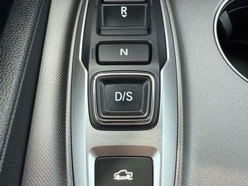 Used 2025 Honda Ridgeline Sport image 24