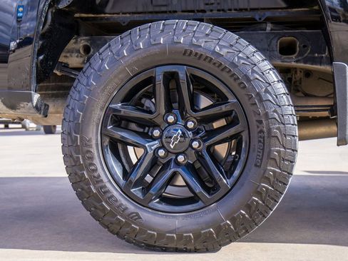 Used 2021 Chevrolet Silverado 1500 Custom Trail Boss w/ LPO, Dark Essentials Package image 9