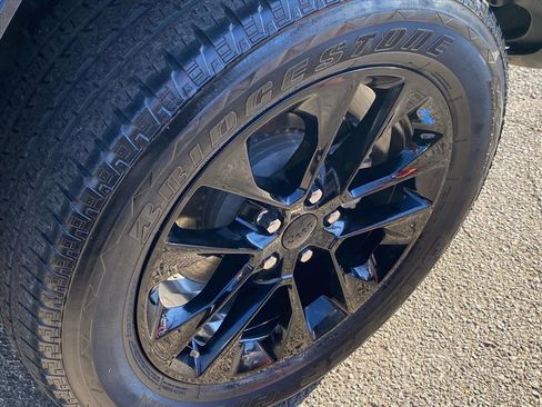 Used 2022 Jeep Wrangler Unlimited Sahara w/ Cold Weather Group image 23