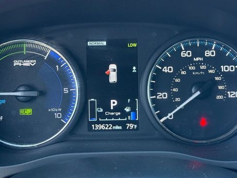 Used 2022 Mitsubishi Outlander SEL image 26