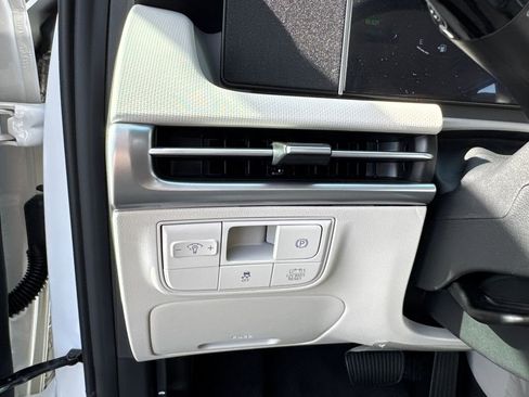 New 2026 Hyundai Tucson Blue SE image 21