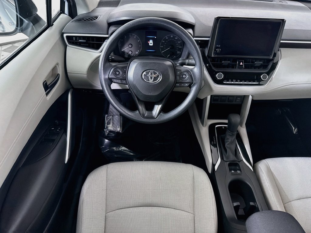 Certified 2025 Toyota Corolla Cross L FWD image 4