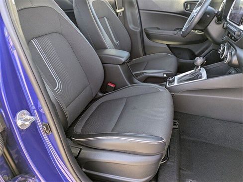 Certified 2022 Hyundai Venue Limited image 18