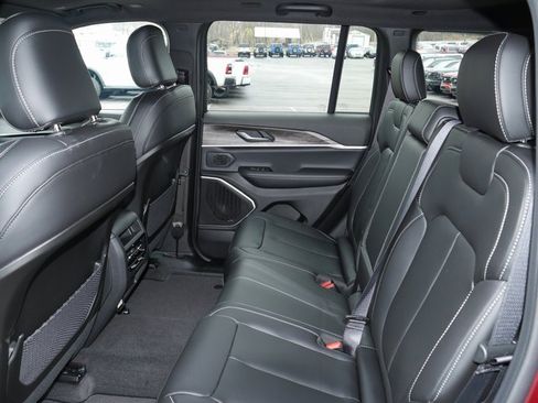 New 2026 Jeep Grand Cherokee Limited image 19