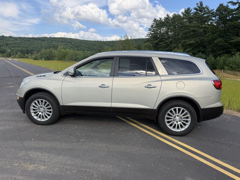 Used 2012 Buick Enclave Leather AWD/4WD image 8