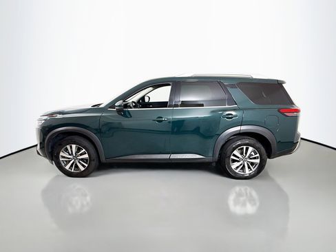Used 2025 Nissan Pathfinder SL AWD/4WD image 4