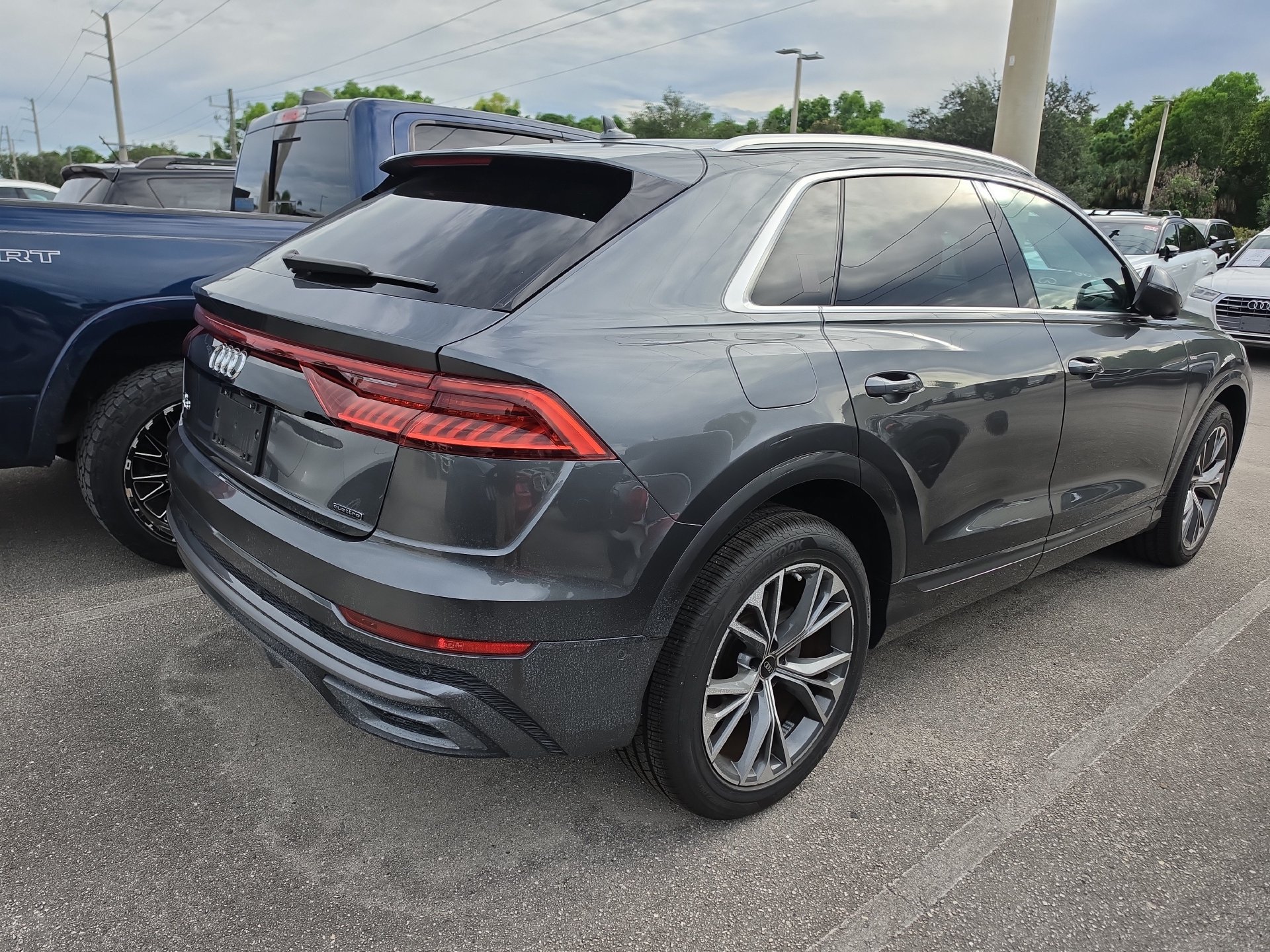 Used 2023 Audi Q8 Premium Plus w/ Premium Plus Package AWD/4WD image 4