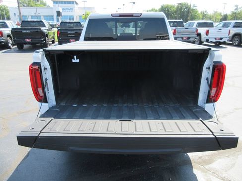 Certified 2024 GMC Sierra 1500 SLT w/ SLT Premium Plus Package AWD/4WD image 9