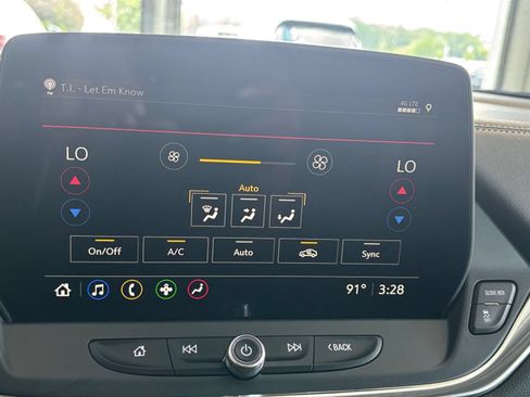 Used 2025 Chevrolet Blazer LT FWD image 20
