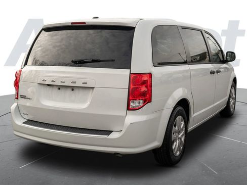 Used 2019 Dodge Grand Caravan SE w/ UConnect Hands-Free Group image 3