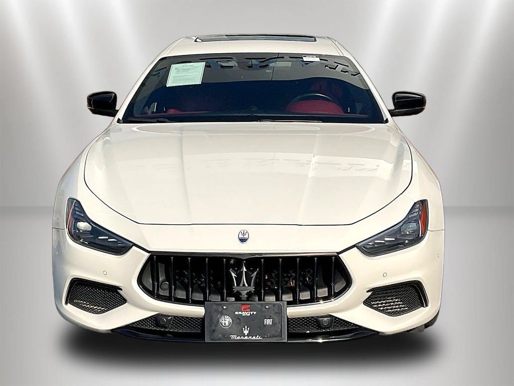 Used 2022 Maserati Ghibli Modena Q4 AWD/4WD image 2