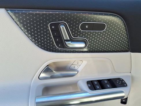 New 2025 Mercedes-Benz GLA 250 4MATIC image 13