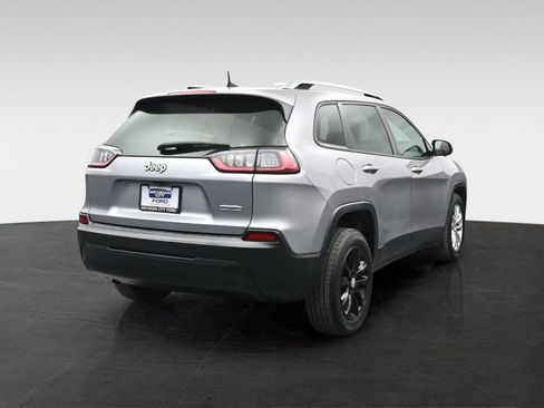 Used 2020 Jeep Cherokee Latitude w/ Cold Weather Group FWD image 4