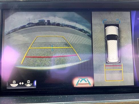 Used 2016 Lexus LX 570 4WD w/ Luxury Package image 26