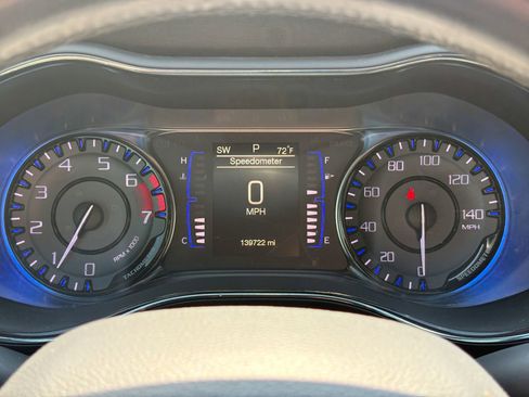 Used 2016 Chrysler 200 S FWD image 7