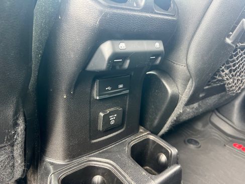 Used 2020 Jeep Gladiator Rubicon AWD/4WD image 31