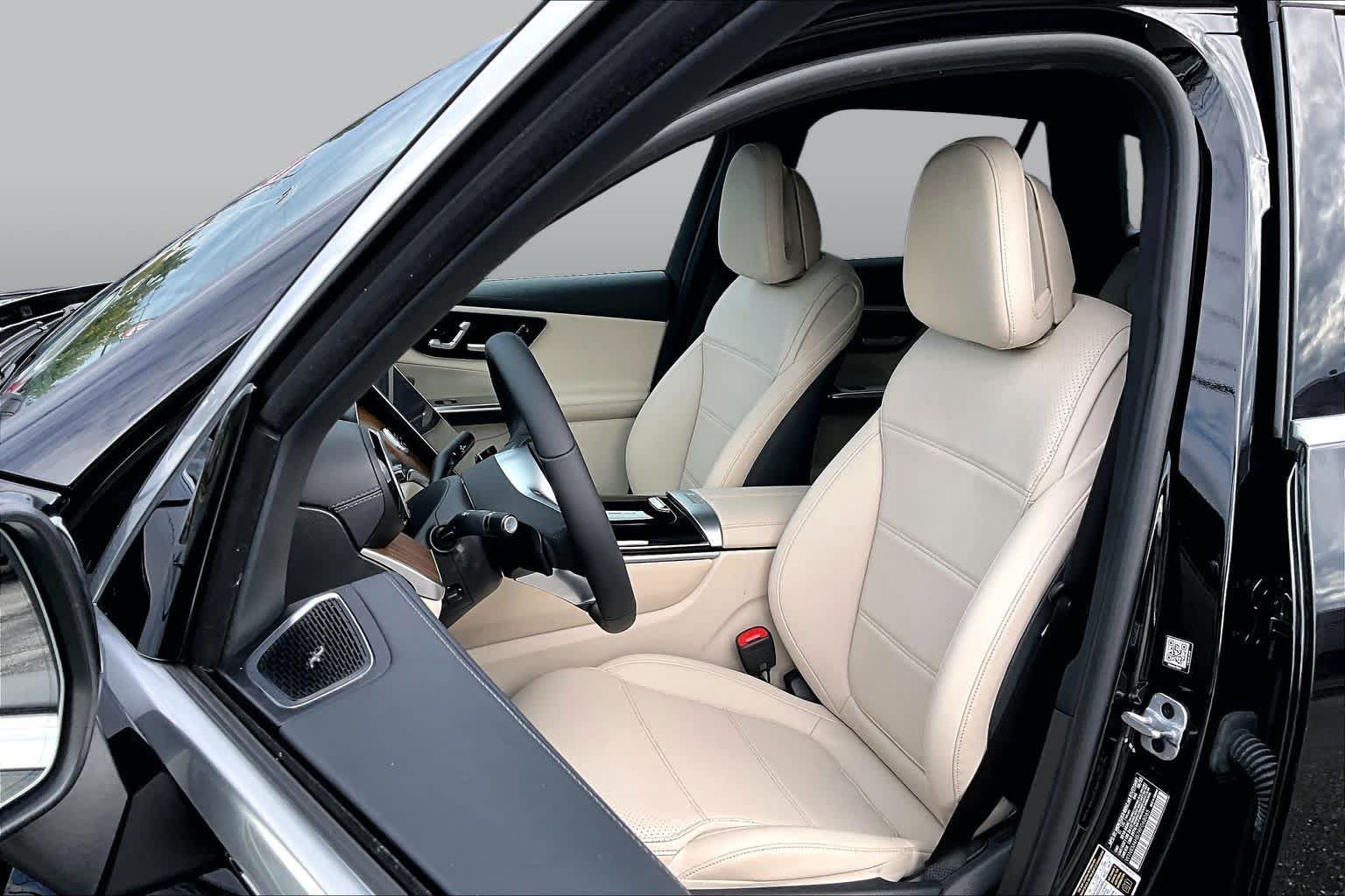 Used 2024 Mercedes-Benz GLC 300 4MATIC image 9