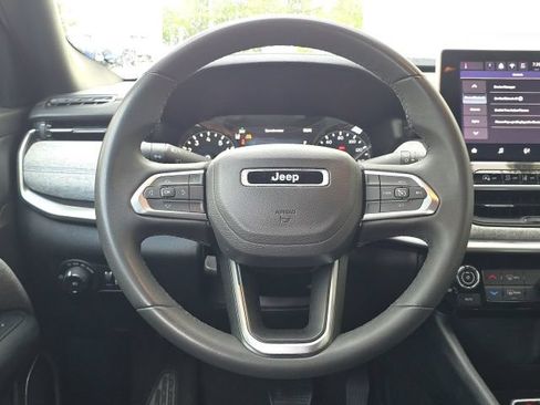 Used 2024 Jeep Compass Latitude AWD/4WD image 13