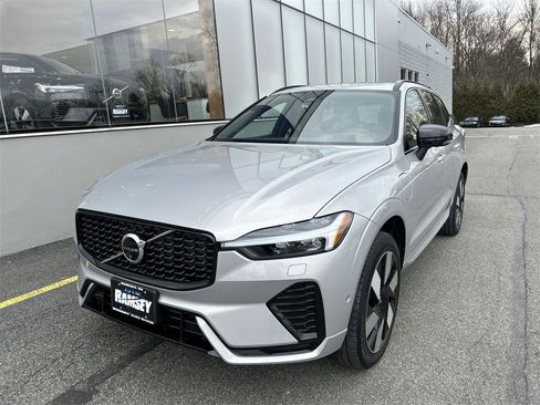 Certified 2025 Volvo XC60 T8 Plus w/ Climate Package image 4