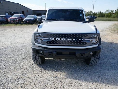 New 2025 Ford Bronco Badlands image 8