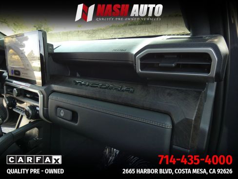 Used 2025 Toyota Tacoma Limited AWD/4WD image 36