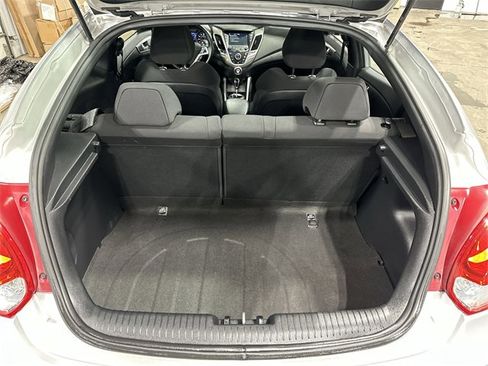 Used 2017 Hyundai Veloster Value Edition image 25