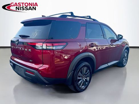 Used 2024 Nissan Pathfinder SV FWD image 10