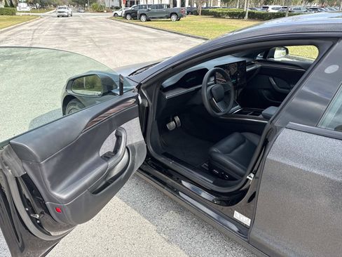 Used 2024 Tesla Model S image 17