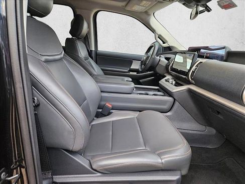Used 2025 Ford Expedition Max Active AWD/4WD image 19