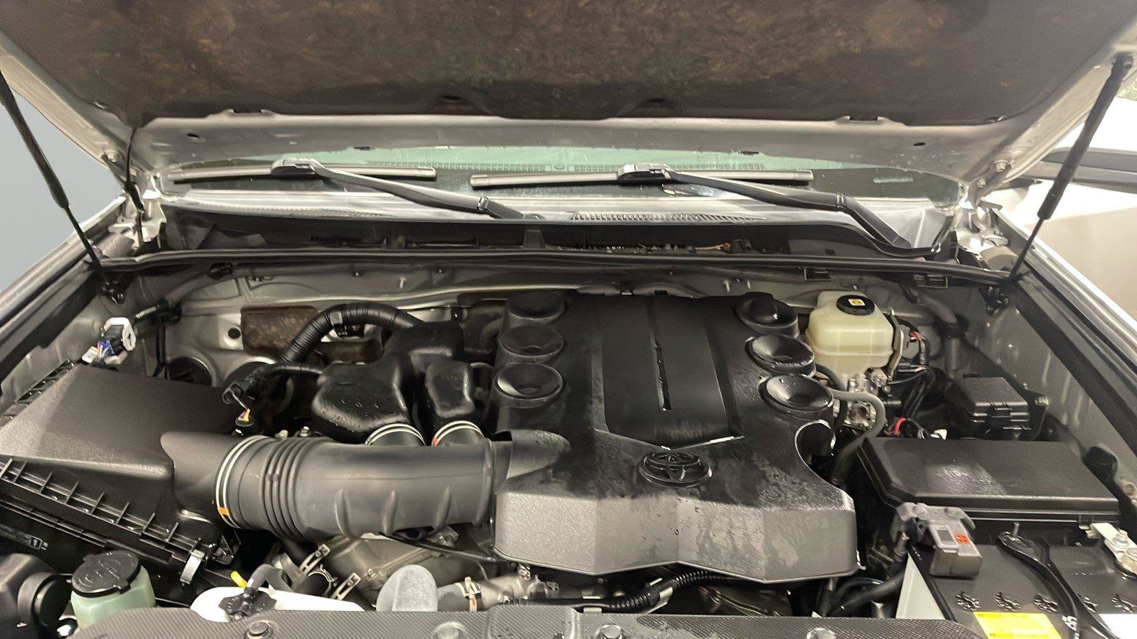 Used 2022 Toyota 4Runner SR5 AWD/4WD image 9