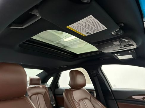 Used 2019 Lincoln MKZ Reserve image 11