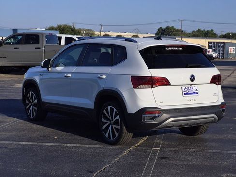 Used 2024 Volkswagen Taos SE FWD image 4