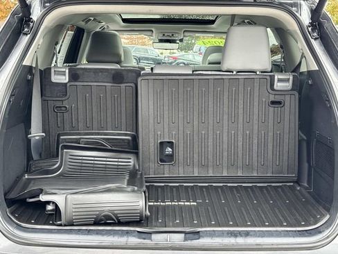 Used 2024 Toyota Highlander Platinum image 13