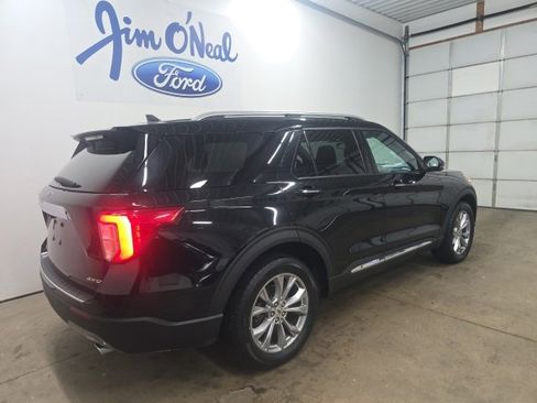 Used 2023 Ford Explorer Limited w/ Equipment Group 301A image 9