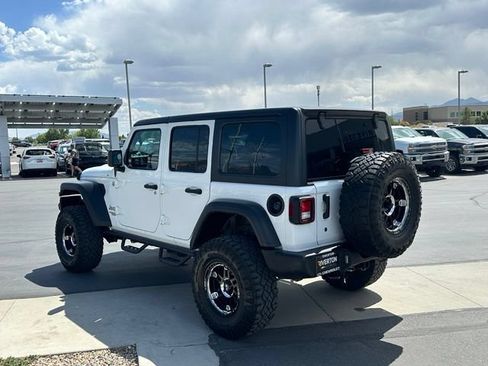 Used 2018 Jeep Wrangler Unlimited Sport AWD/4WD image 3