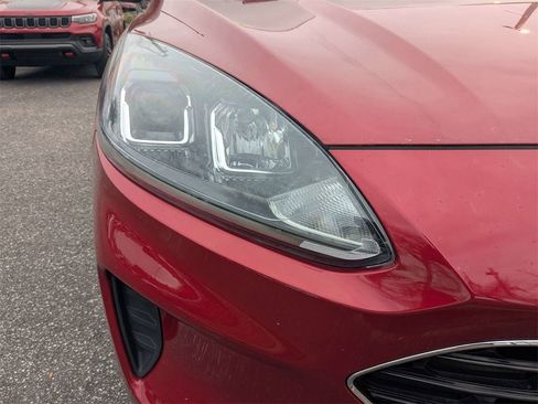 Used 2021 Ford Escape SE w/ SE Sport Appearance Package image 10