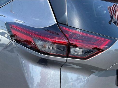 Certified 2025 Nissan Rogue S FWD image 30