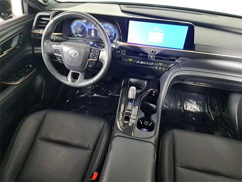 Used 2024 Toyota Crown Limited image 15