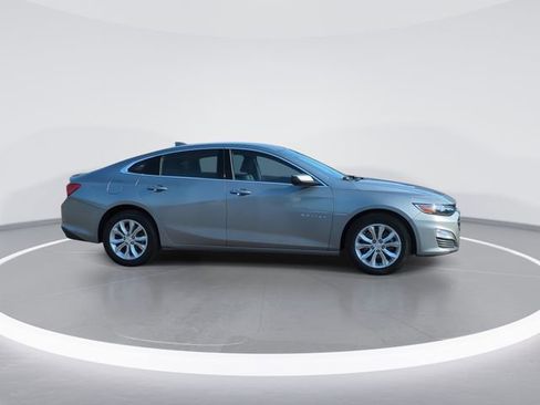 Used 2024 Chevrolet Malibu LT FWD image 9
