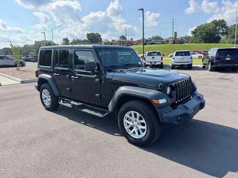 Used 2023 Jeep Wrangler Unlimited Sport AWD/4WD image 2