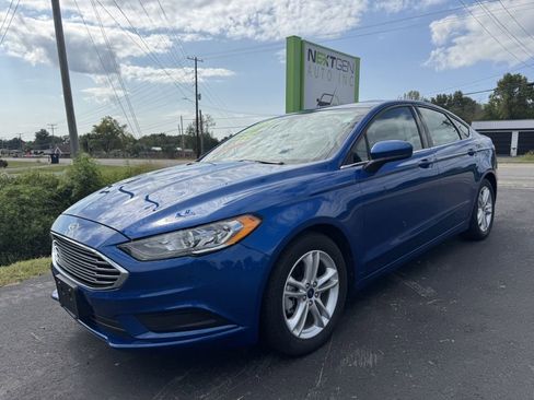 Used 2018 Ford Fusion SE image 1