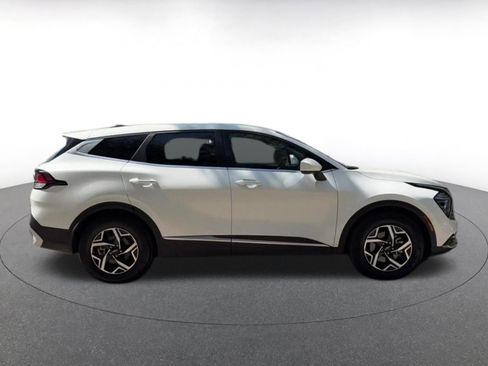 Used 2025 Kia Sportage LX FWD image 16