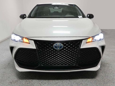 Used 2019 Toyota Avalon XSE w/ All Weather Liner Package FWD image 3