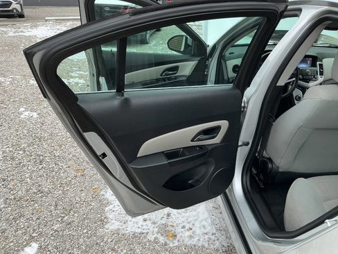 Used 2014 Chevrolet Cruze LT w/ RS Package image 12