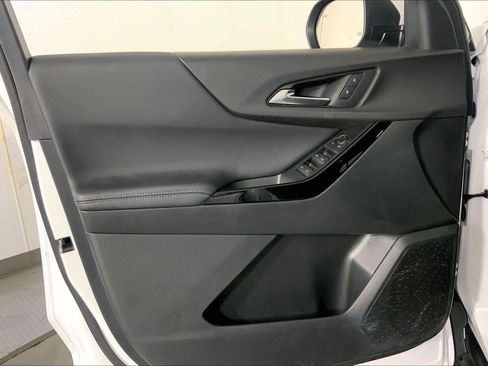 Used 2026 Chevrolet Equinox LT FWD image 24