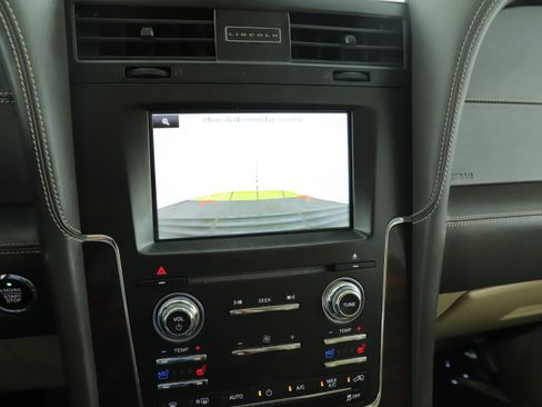 Used 2015 Lincoln Navigator 2WD w/ Equipment Group 101A Reserve image 22