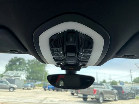 Used 2016 Porsche Macan S image 26