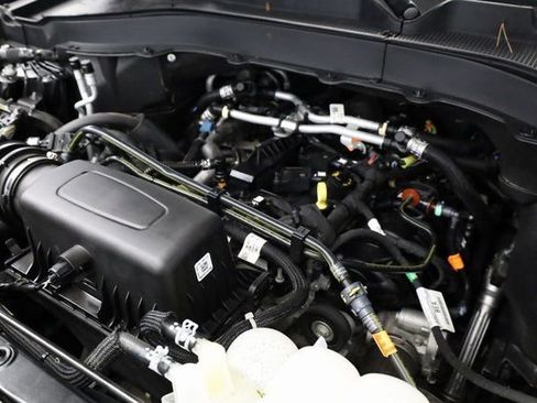 Used 2023 Ford Explorer XLT w/ Equipment Group 202A image 9